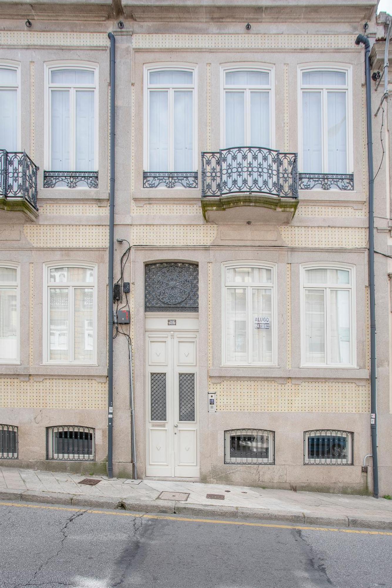 Liiiving In Porto - Downtown Balcony Studio Exterior photo