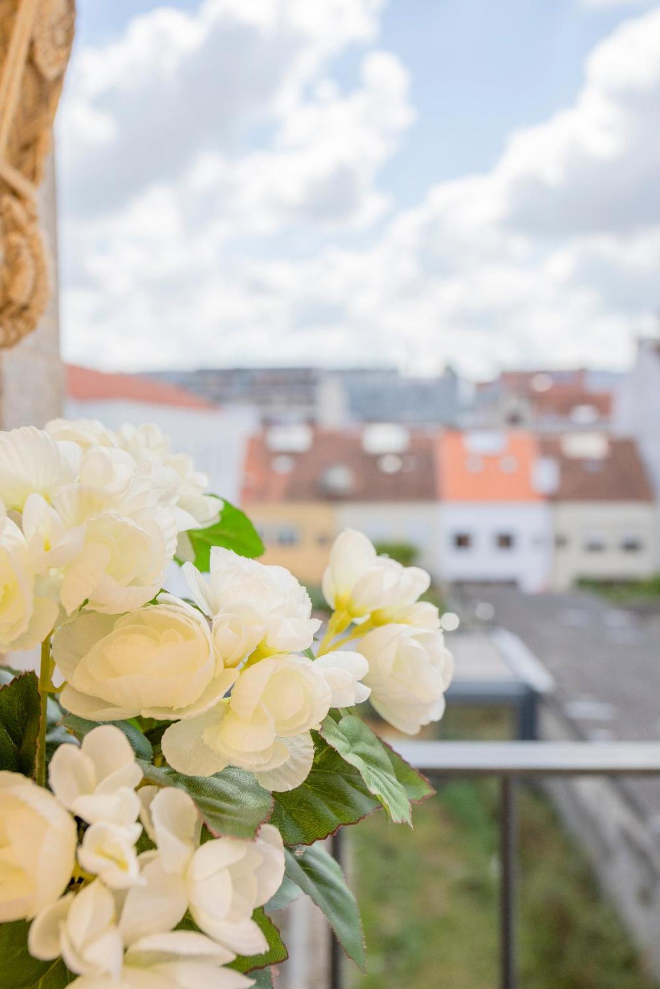 Liiiving In Porto - Downtown Balcony Studio Exterior photo
