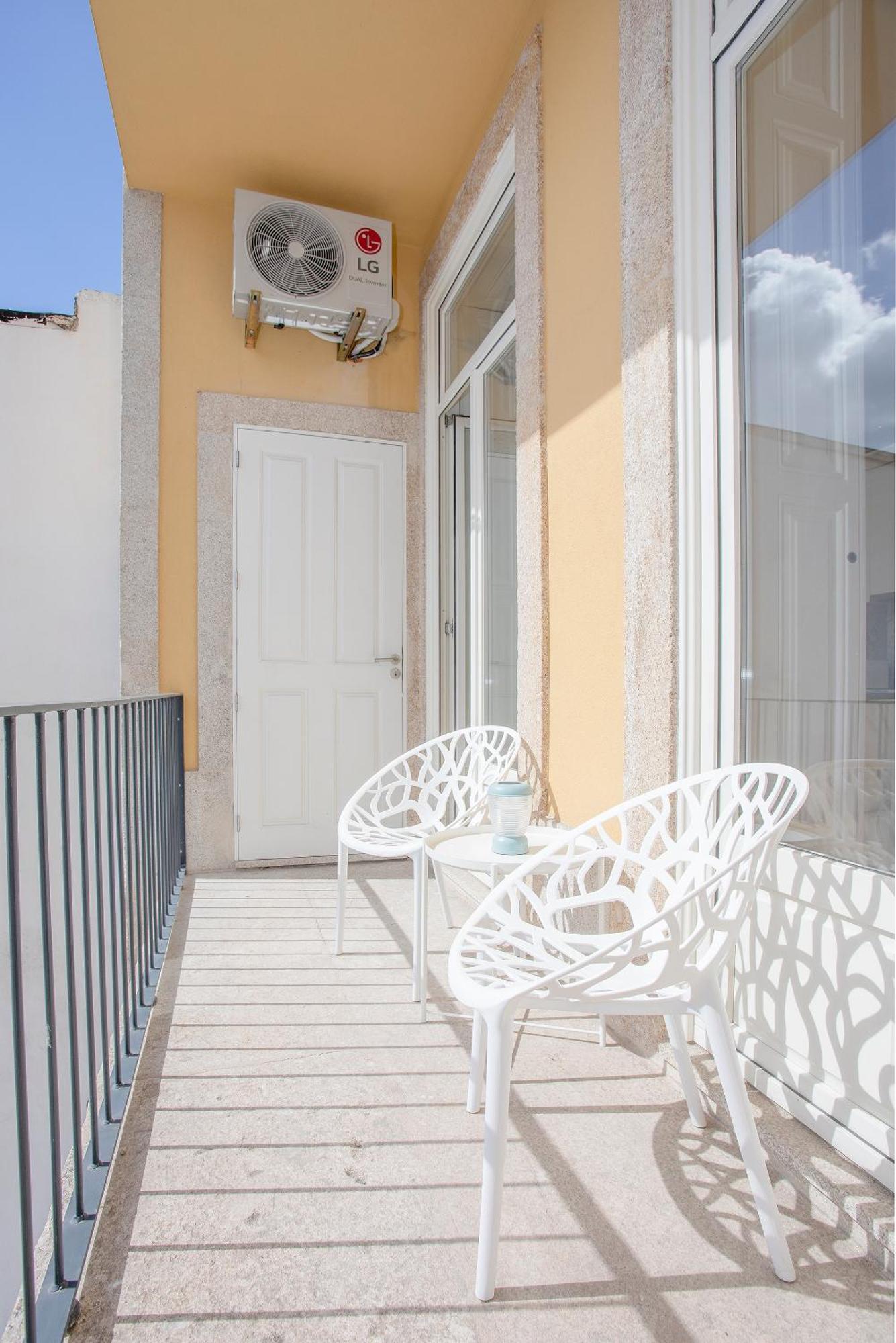 Liiiving In Porto - Downtown Balcony Studio Exterior photo